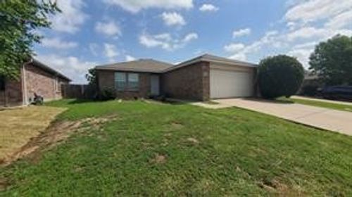 217 Silver Lake Trl, Fort Worth, TX, 76140-6608 | Card Image