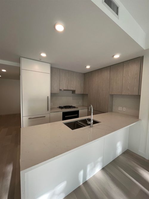 10x-4240 Cambie St, Vancouver, BC, V5Z0K6 | Card Image
