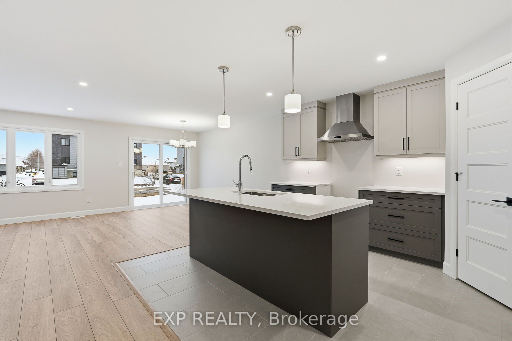 Residential in North Dundas 4