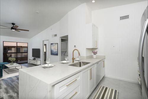 2011-1351 N Pleasant Dr, Chandler, AZ, 85225-6575 | Card Image