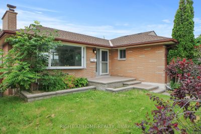 464 Byron Crt, House other with 3 bedrooms, 2 bathrooms and 5 parking in Oshawa ON | Image 3