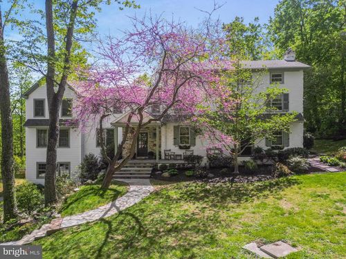 2 Earles Ln, NEWTOWN SQUARE, PA, 19073-2619 | Card Image