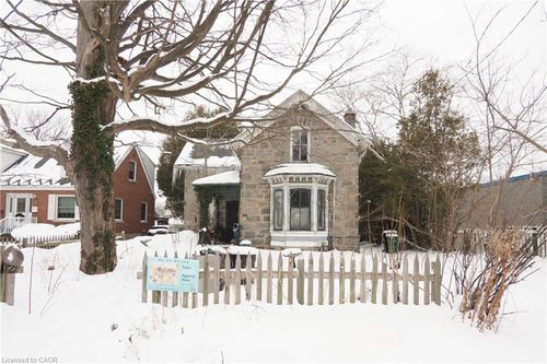 42 Hopeton St, Cambridge, ON, N1R3T3 | Card Image