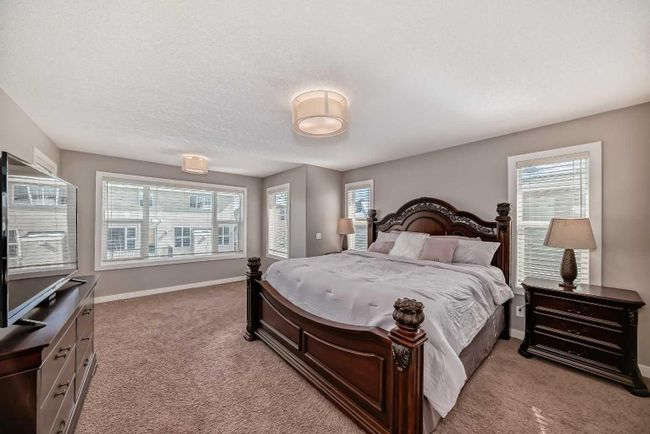 18 Rockford Road Nw, Home with 4 bedrooms, 3 bathrooms and 4 parking in Calgary AB | Image 27