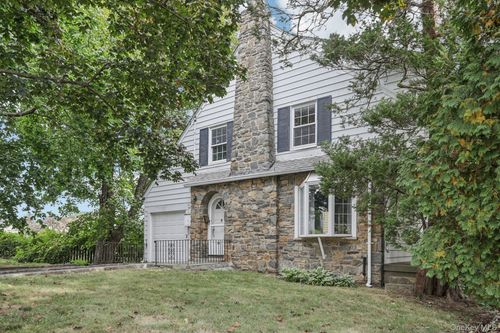 50 Emmett Pl, Yonkers, NY, 10703-1925 | Card Image