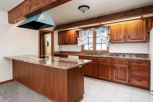 4877 Stage Coach Trl, Rockford, IL, 61101-6031 | Card Image