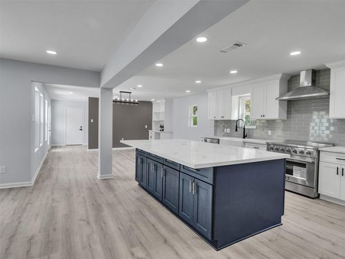11402 Ash Creek Dr, Houston, TX, 77043-4608 | Card Image