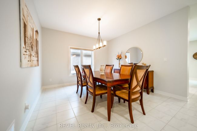 5 Tulip Tree Rd, House attached with 4 bedrooms, 3 bathrooms and 2 parking in Saint Davids ON | Image 5