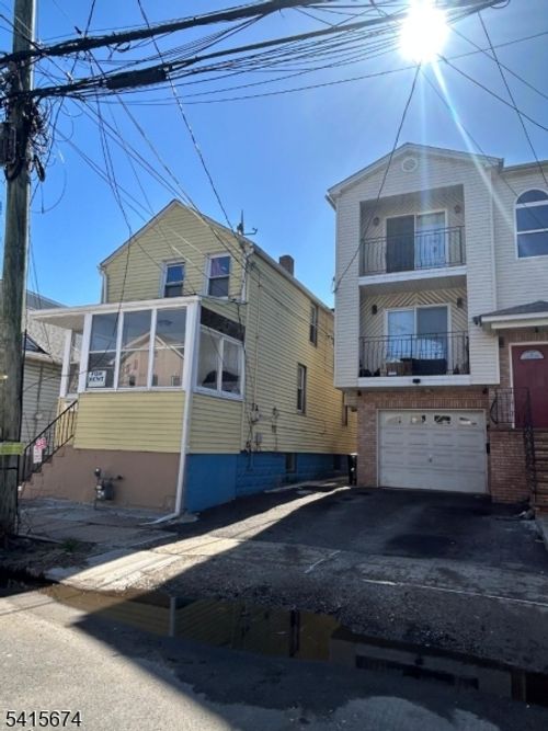 218 Geneva St, Elizabethport, NJ, 07206-1520 | Card Image