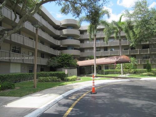 apt-106-900 Colony Point Cir, Pembroke Pines, FL, 33026-2921 | Card Image