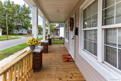 4472 French Rd, Detroit, MI, 48214-1533 | Card Image