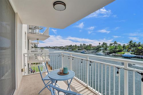apt-305w-1050 Hillsboro Mile, Hillsboro Beach, FL, 33062-2117 | Card Image