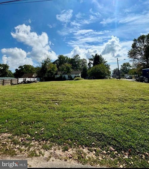 8 Field Ave, Hamilton, NJ, 08610-4911 | Card Image