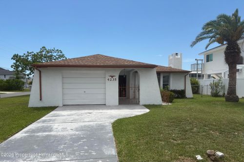 4235 Tahiti Dr, Hernando Beach, FL, 34607-3231 | Card Image
