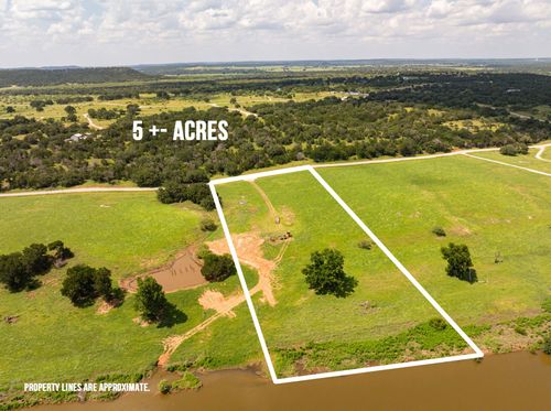 2105 River Shoals Rd, Mineral Wells, TX, 76067-1882 | Card Image