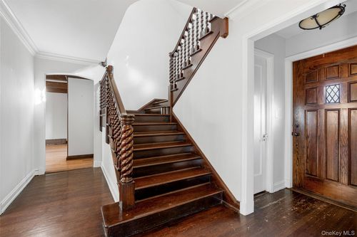 22 Verdun Ave, New Rochelle, NY, 10804-2215 | Card Image