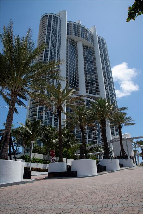 5301-18201 Collins Ave, Sunny Isles Beach, FL, 33160 | Card Image