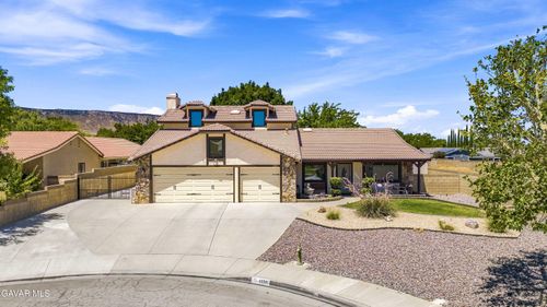 42301 Woodstone Ln, Lancaster, CA, 93536-3747 | Card Image