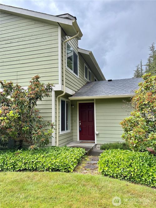 3945 Nw Fairway Ln, Bremerton, WA, 98312-1341 | Card Image