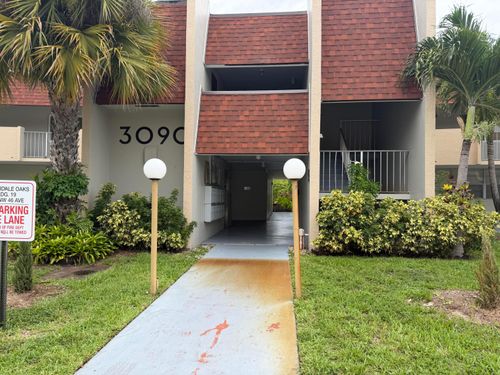211c-3090 Nw 46th Ave, Lauderdale Lakes, FL, 33313-1878 | Card Image