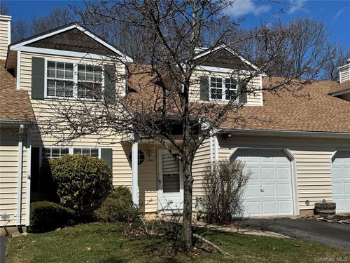 511 Race Pl, Oakdale, NY, 11769-1722 | Card Image