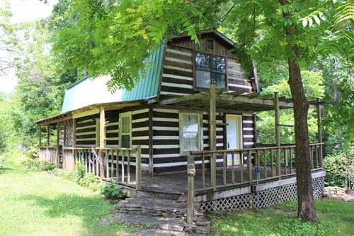 864 Pleasant Shade Ln, Monterey, TN, 38574-5200 | Card Image