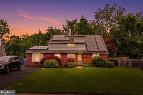57 Whitewood Dr, LEVITTOWN, PA, 19057-3207 | Card Image