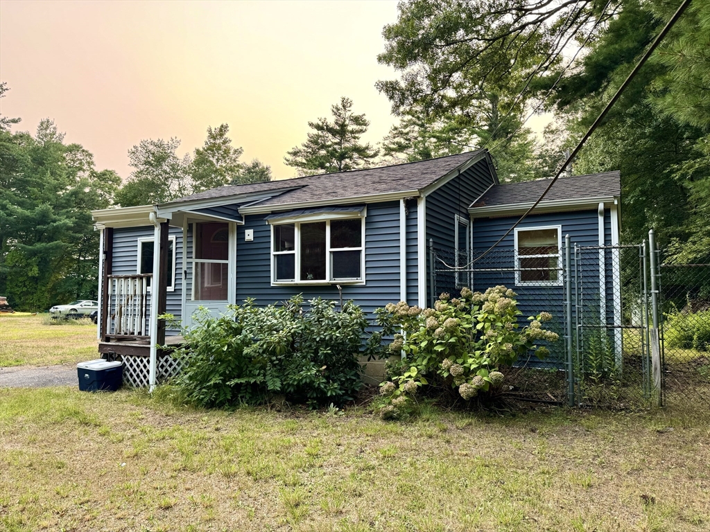 Doreen Way, Carver, MA 02330