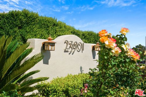 d133-23901 Civic Center Way, Malibu, CA, 90265-4829 | Card Image