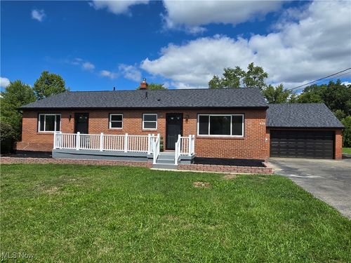 424 Secrist Ln, Girard, OH, 44420-1113 | Card Image