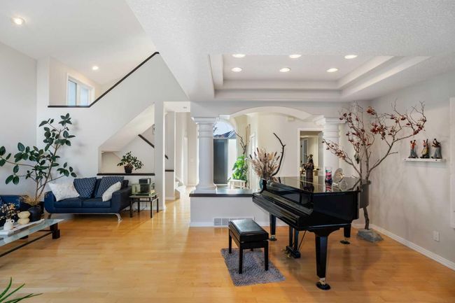 11 Patrick View Sw, House other with 4 bedrooms, 4 bathrooms and 4 parking in Calgary AB | Image 12
