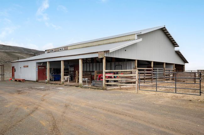 821 Old State Highway 26, House other with 3 bedrooms, 3 bathrooms and null parking in Lacrosse WA | Image 32
