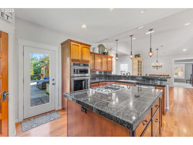 3460 Summers Ln Se, House other with 3 bedrooms, 3 bathrooms and 2 parking in Turner OR | Image 9