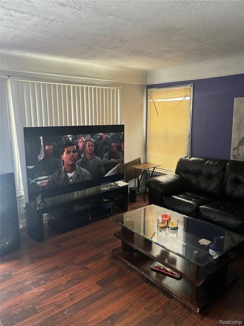 1163 Colonial Dr, Inkster, MI, 48141-1758 | Card Image