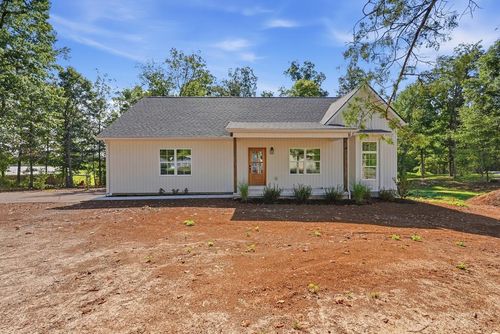 500 Luna Road, Sparta, TN, 38583 | Card Image