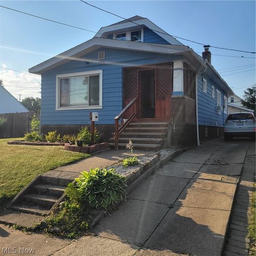 11516 Thrush Ave, Cleveland, OH, 44111-4715 | Card Image