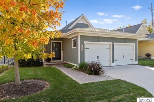 9529 W Center Rd, Omaha, NE, 68124-1951 | Card Image