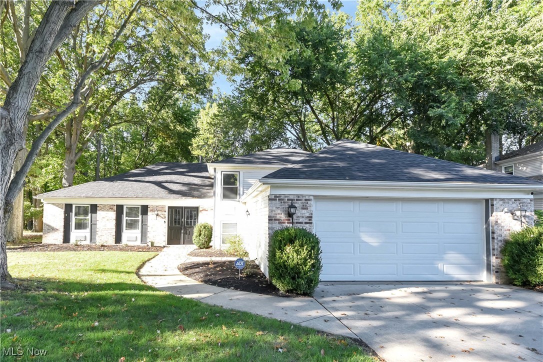 Hidden Acres Dr, Westlake, OH 44145