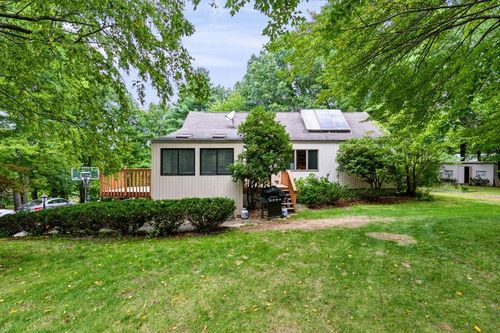 2 Quincy Dr, Derry, NH, 03038-4842 | Card Image