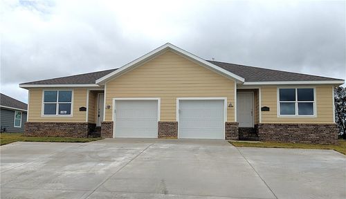 a-603 W Christopher Dr, Siloam Springs, AR, 72761-7125 | Card Image
