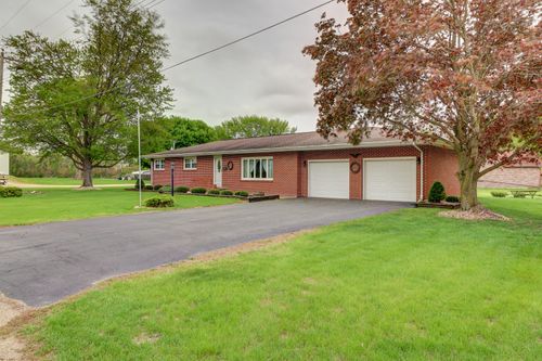 310 E 3rd St, Tampico, IL, 61283-7801 | Card Image