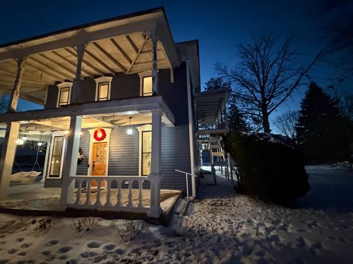 233 S Walnut St, Arthur, IL, 61911-1269 | Card Image