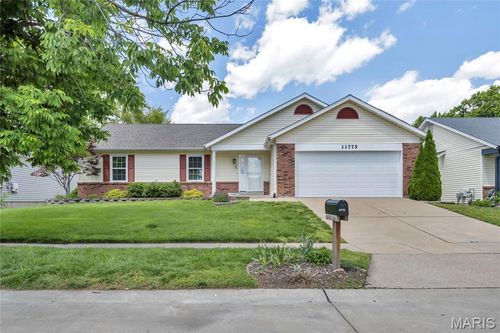 11775 Clarksdale Dr, Maryland Heights, MO, 63043-1314 | Card Image