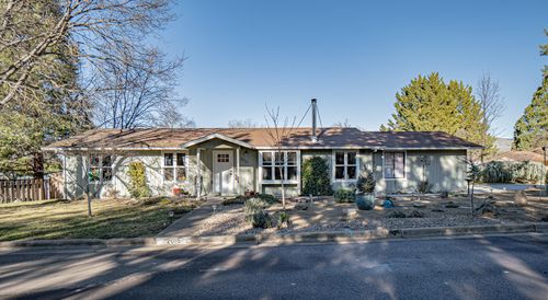 2015 Mae St, Ashland, OR, 97520-2563 | Card Image