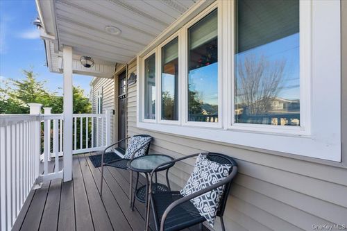 41 Stillwater Ave, Massapequa, NY, 11758-8420 | Card Image