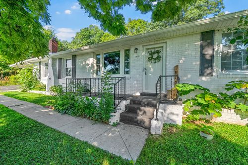 1872 River Rd, Clarksville, TN, 37040-7432 | Card Image