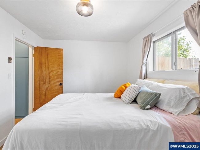 507 S Main St St, House other with 3 bedrooms, 1 bathrooms and null parking in Jefferson OR | Image 17