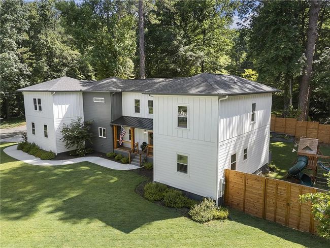 3899 Carlton Dr, House other with 4 bedrooms, 4 bathrooms and 2 parking in Chamblee GA | Image 8