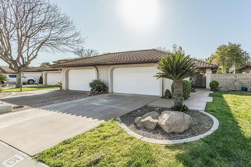 125 Queen Ln, Madera, CA, 93637-2677 | Card Image