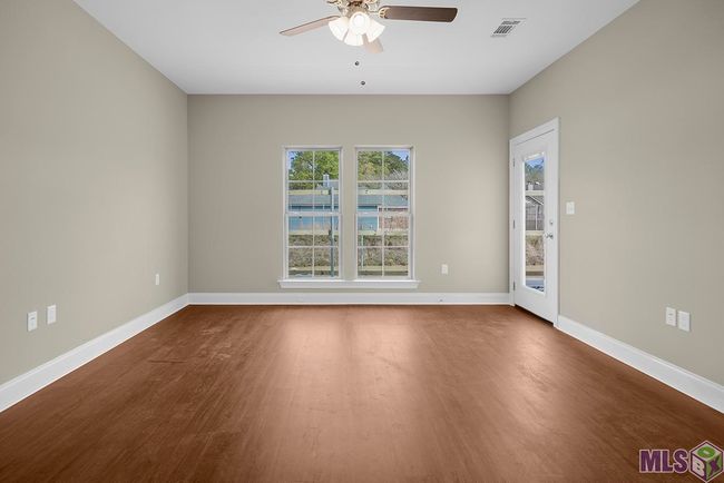 APT-5B - 33260 La Highway 16, Townhouse with 2 bedrooms, 2 bathrooms and 2 parking in Denham Springs LA | Image 5